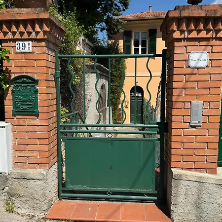 Apartment With Large Terrace Menton